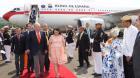 El Rey Don Juan Carlos estrena la nueva imagen «europea» del avión oficial