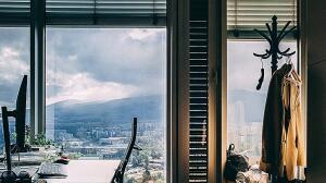 Los mejores soportes para monitor de escritorio para tu oficina