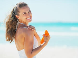 Productos indispensables en tu neceser para la playa