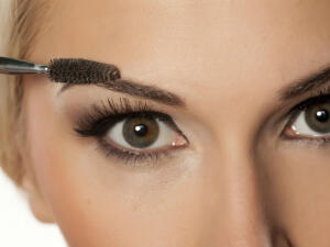 Todo lo que quieres saber sobre el tinte de cejas
