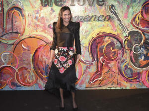 Inés Sastre nos muestra cómo vestir para ir a un desfile de moda flamenca