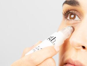 El nuevo sérum sevillano que previene y mejora ojeras oscuras y bolsas del contorno de ojos