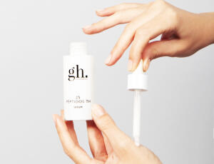 El nuevo sérum sevillano que revolucionará tu rutina para combatir flacidez y arrugas