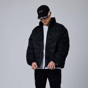 La nueva colección de Bizarrap y Bershka que llega justo a tiempo para el Icónica Fest Sevilla 2023