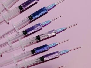 Hematomas, rojeces y edemas tras un tratamiento inyectable: causas y tratamientos