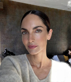 ¿Vas con prisa al trabajo? Estos son los tres peinados fáciles de hacer en menos de 5 minutos