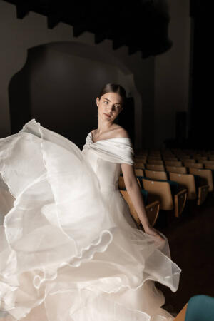 Así es la nueva colección de novia de Pol Núñez: corsés, gasas, organzas y tules de seda