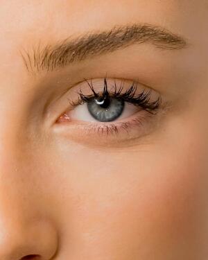 El truco de la ceja: la clave para que parezcas 10 años más joven