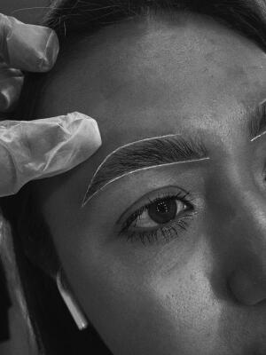 Laminado de cejas, micropigmentación, microblanding y microshading: estas son las diferencias