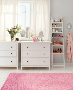 Qué es el estilo ‘coquette’ y cuáles son los mejores muebles de IKEA para decorar la casa siguiendo la tendencia