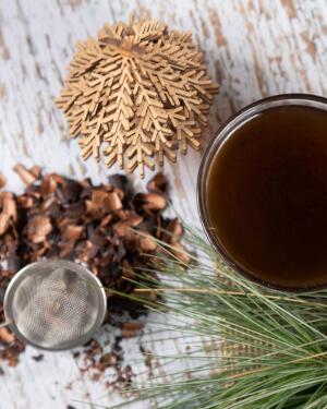 Cómo oscurecer las canas rápidamente con una infusión de forma sencilla