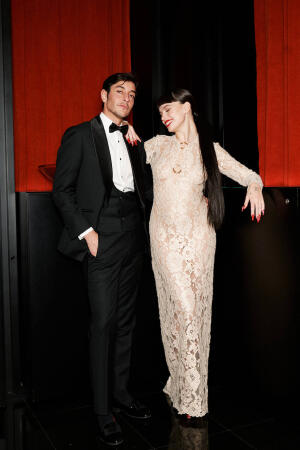 Nicolás Montenegro se inspira en Carmina Ordóñez para vestir a Martina Cariddi en Los Goya