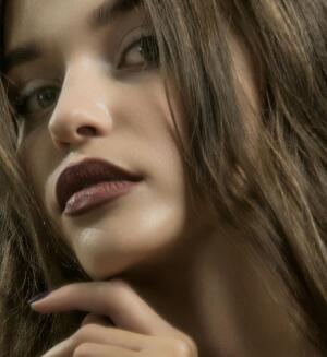 El truco para aumentar tus labios sin tener que pincharlos: solo necesitas dos productos