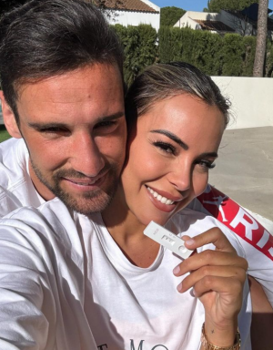 Sergio Rico y Alba Silva anuncian que están esperando un bebé: “Como el rayito de luz después de la tormenta”