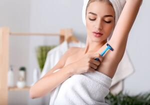 Sin esperar a que tenga óxido: un enfermero revela cuántos usos puede tener la cuchilla de afeitar