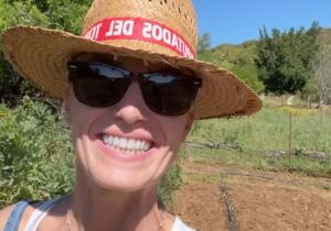 Con huerto y animales: así es la casa de pueblo de Laura Sánchez en la que se refugia de la televisión