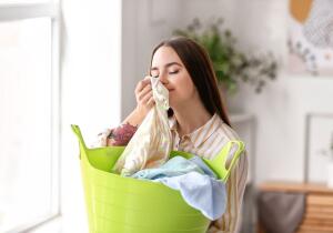 No es el suavizante: esto es lo que debes poner en la lavadora para potenciar el olor