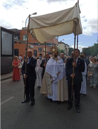 Desamparados: Procesión Eucarística del Santísimo Sacramento