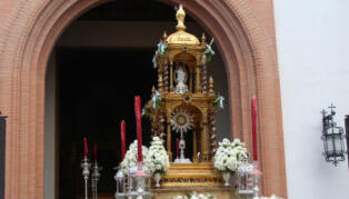 Cerro: Procesión Eucarística del Santísimo Sacramento