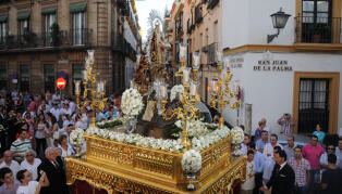 Salida Procesional de la Virgen del Pilar