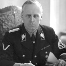 Von Ribbentrop, ataviado con su uniforme alemán